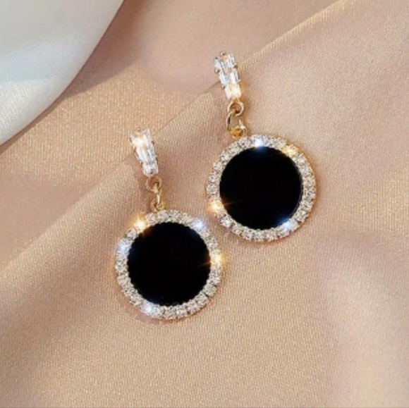 Black earrings with rhinestones - Picture 1 of 2